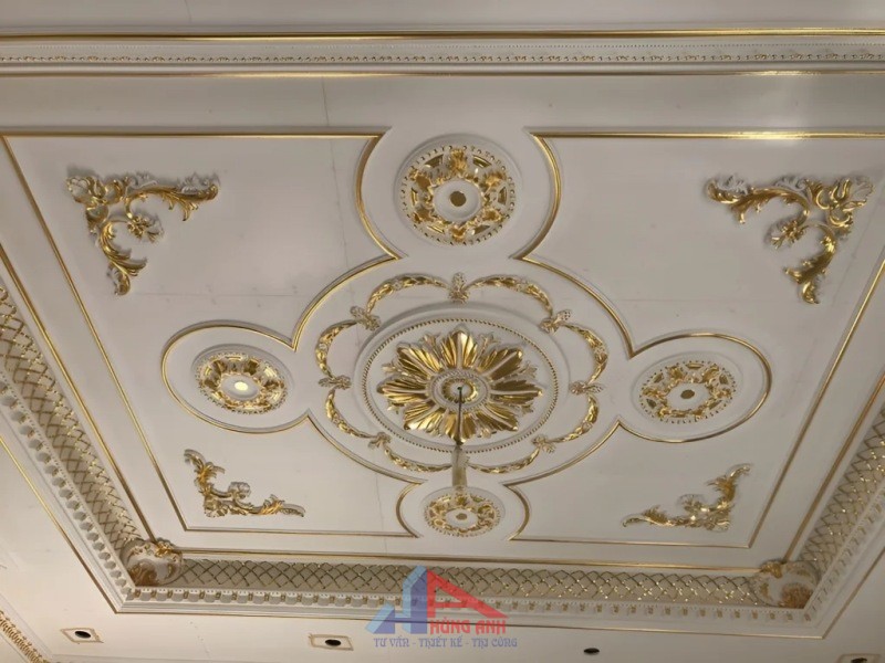 Mẫu Thiết kế Nhà Tân Cổ Điển Sang Trọng, Vượt Thời Gian trần đắp phào chỉ tân cổ điển